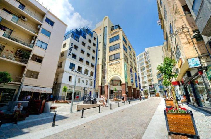 Chic 2br Apartment, Ideal Location Apartamento